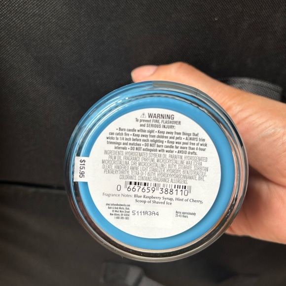 Bath and Body Works Blue Raspberry Snow Cone Single Wick Candle NWT - Picture 3 of 3